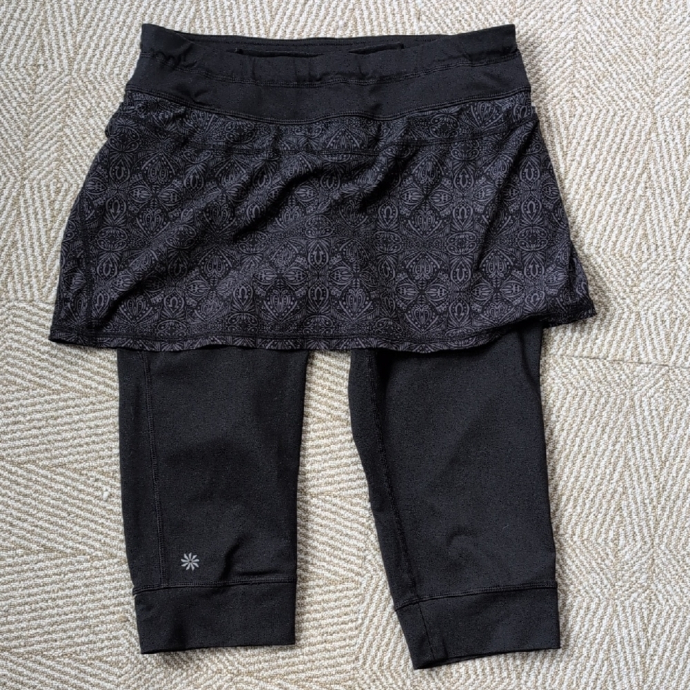 Athleta Black Skirted Capri Leggings Skort Yoga Dance Modest Swim Bottoms Sz M